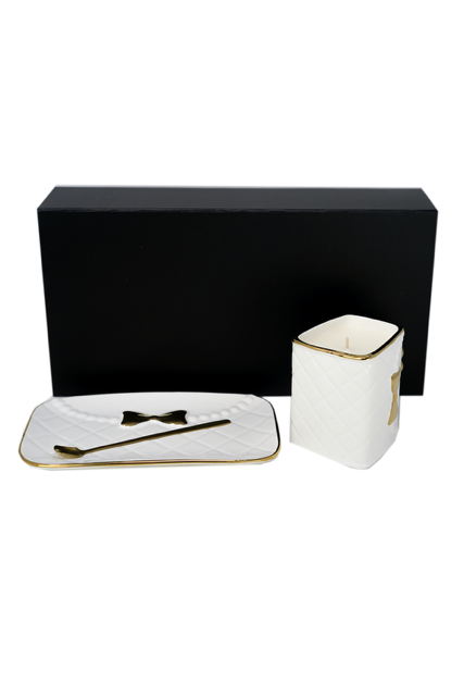 The 3D Design Handbag Shaped Ceramic Coffee Cups Set pairs perfectly with a white ceramic candle, tray, and gold spoon set—together they make a stylish and practical decorative gift in a black gift box.