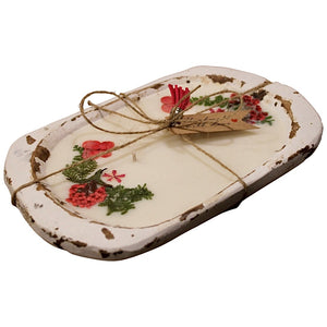 The Red floral wood candle – Floral Scented is a rectangular natural soy wax candle with dried flowers on top, set in a distressed white tray and finished with twine and a brown paper tag.
